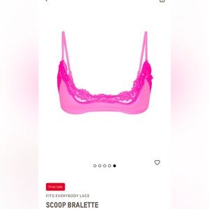 SKIMS scoop lace bralette
-only worn to try on